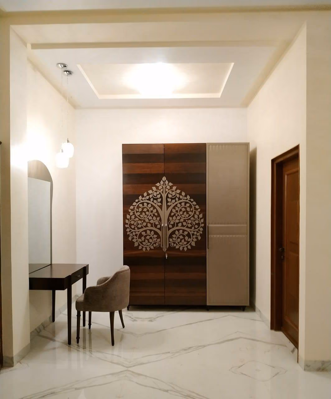 Luxury Wardrobe, Walk-in Closet & Dressing Room Furniture